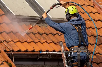 Démoussage et hydrofuge de toiture à Coulours
